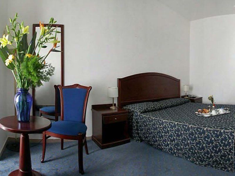 Hotel Mediterraneo Civitavecchia Cameră foto